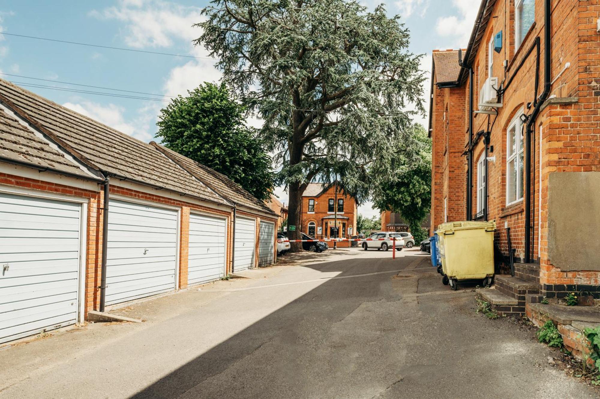 Spacious And Bright 2 Bedroom Apartment, Sleeps 6, 1St Floor With Free Parking, Business And Leisure By Jesswood Properties Hinckley Exterior photo